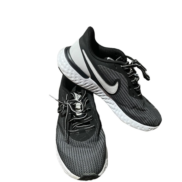 Used - Picture 2 of 5